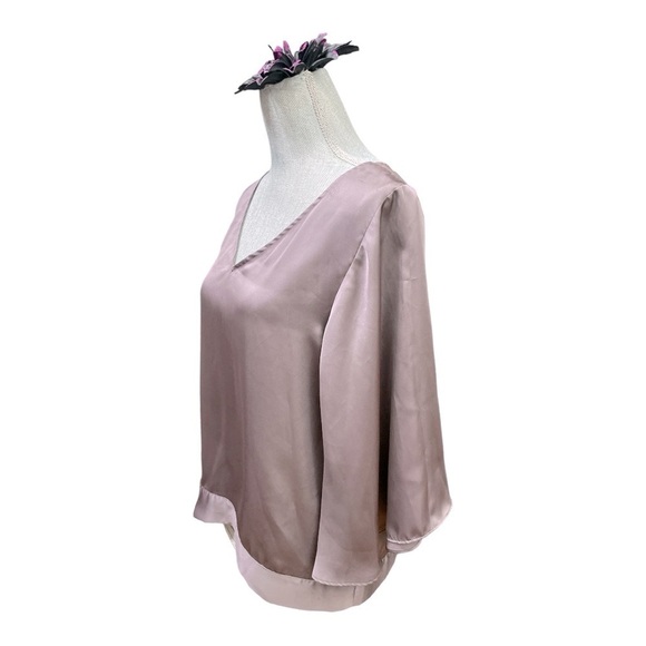 Violet & Claire Blouse Women
Medium Purple Pullover Top
Career Flared Sleeve - Picture 4 of 14